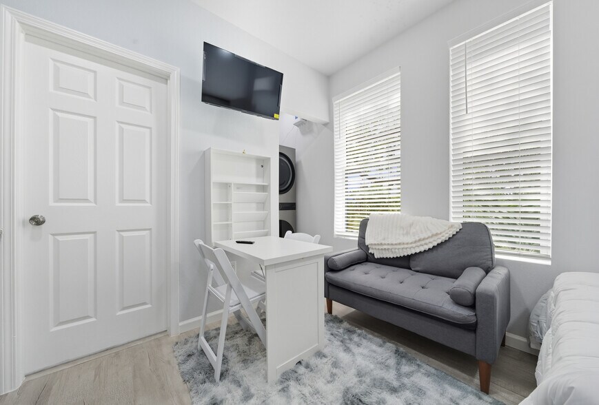 More Photos Of 624 Ball, Galveston Apartments For Sale