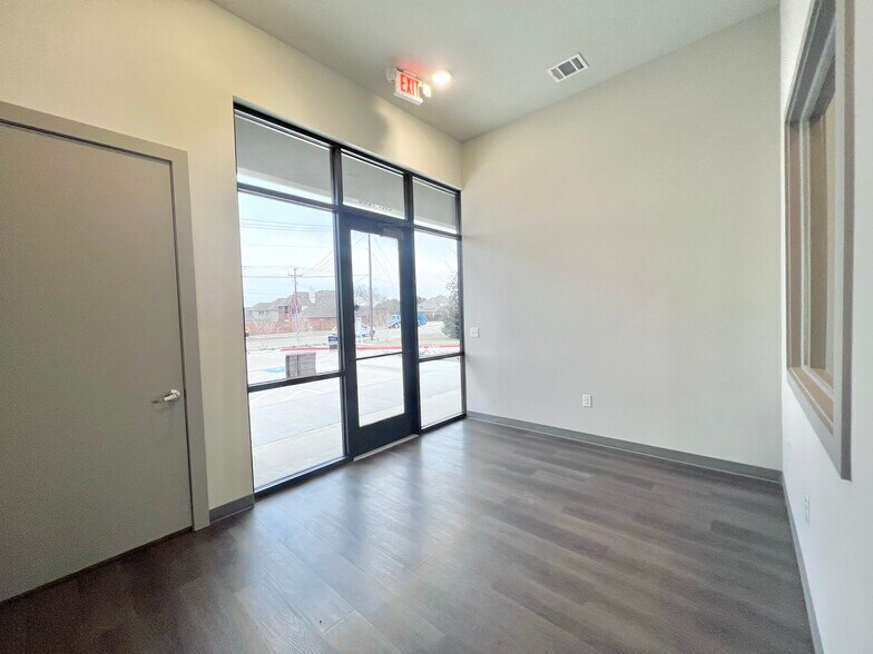 More Photos Of 525 Shiloh Rd, Plano Medical For Lease