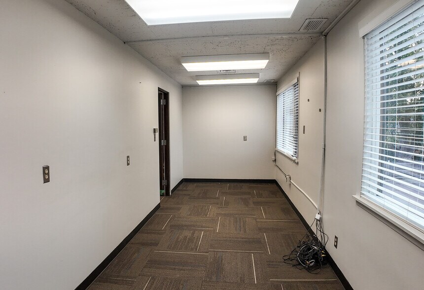 More Photos Of 1800 S Summit Ave, Sioux Falls Office For Sale