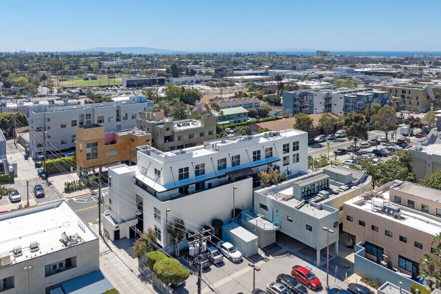 More Photos Of 1617 Broadway, Santa Monica Loft Creative Space For Sale