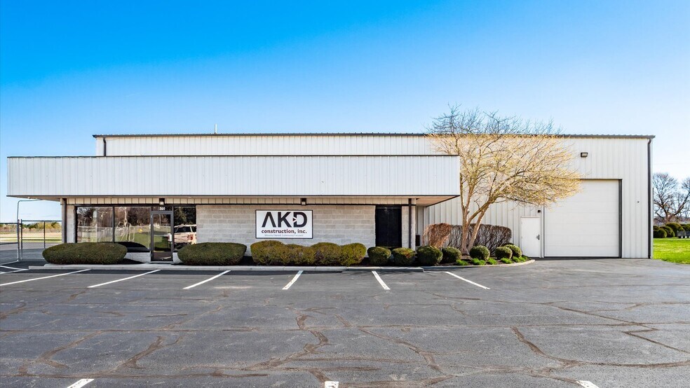 More Photos Of 300 Heath Rd, Heath Airplane Hangar For Sale