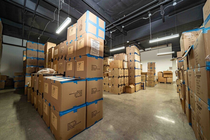 More Photos Of 2001 Saturn St, Monterey Park Light Distribution For Sale