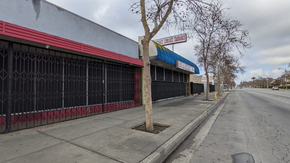 Primary Photo Of 440 E Holt Ave, Pomona Storefront For Lease
