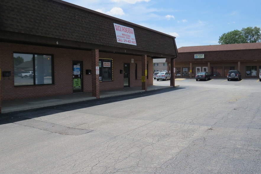 More Photos Of 9228 Indianapolis Blvd, Highland Storefront For Lease