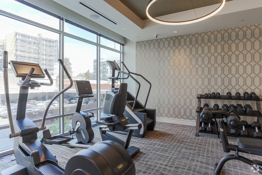 More Photos Of 2450 Valdez St, Oakland Apartments For Lease