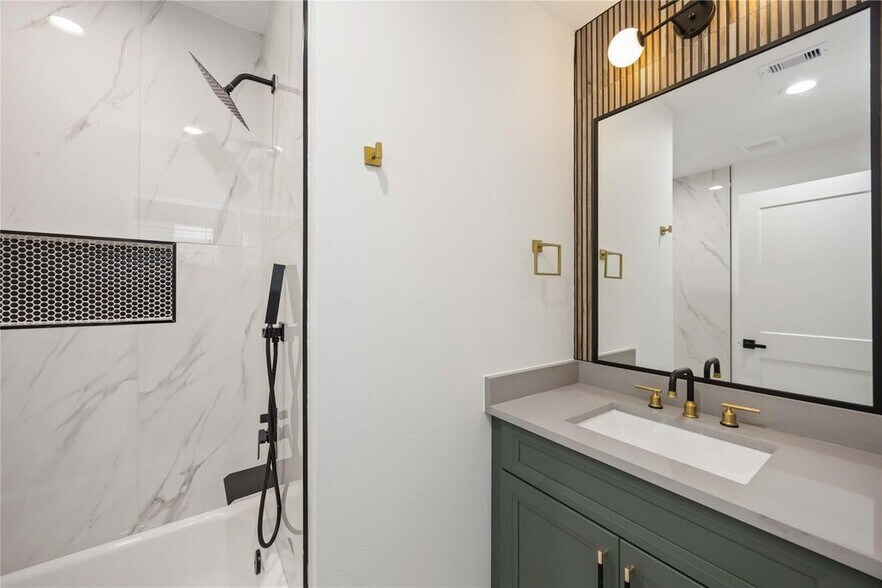 More Photos Of 8009 Cora st, Houston Multifamily For Sale