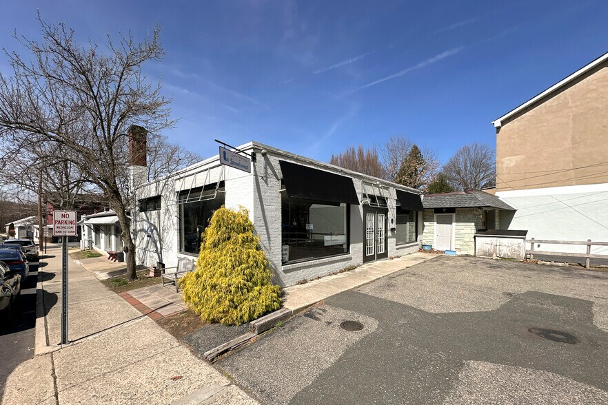 More Photos Of 99 S Main St, Lambertville Storefront For Sale