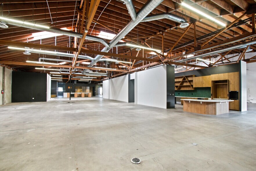 More Photos Of 3650 S Holdrege Ave, Los Angeles Light Manufacturing For Lease