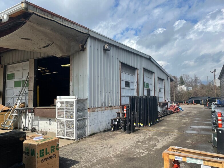More Photos Of 1260 Sweeten Creek Rd, Asheville Light Distribution For Lease