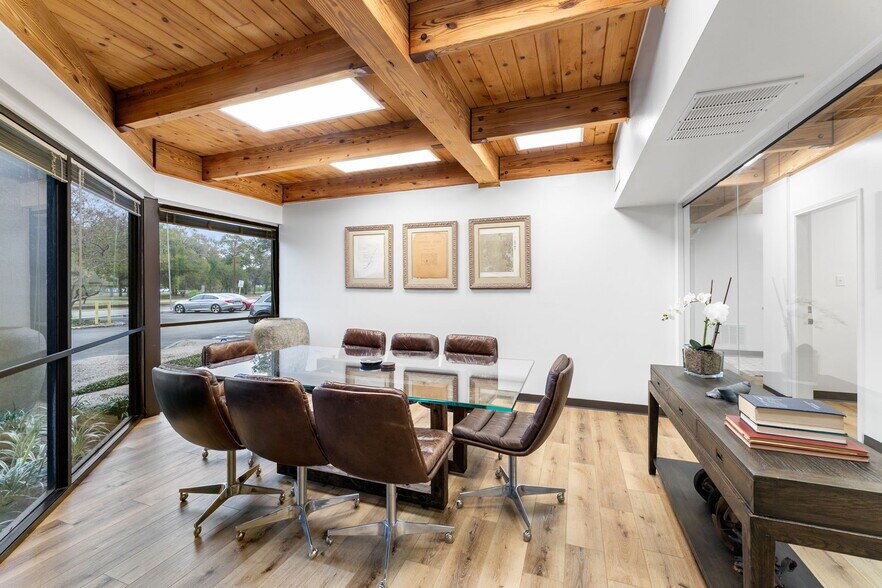 More Photos Of 3308 Broadway St, San Antonio Office For Sale