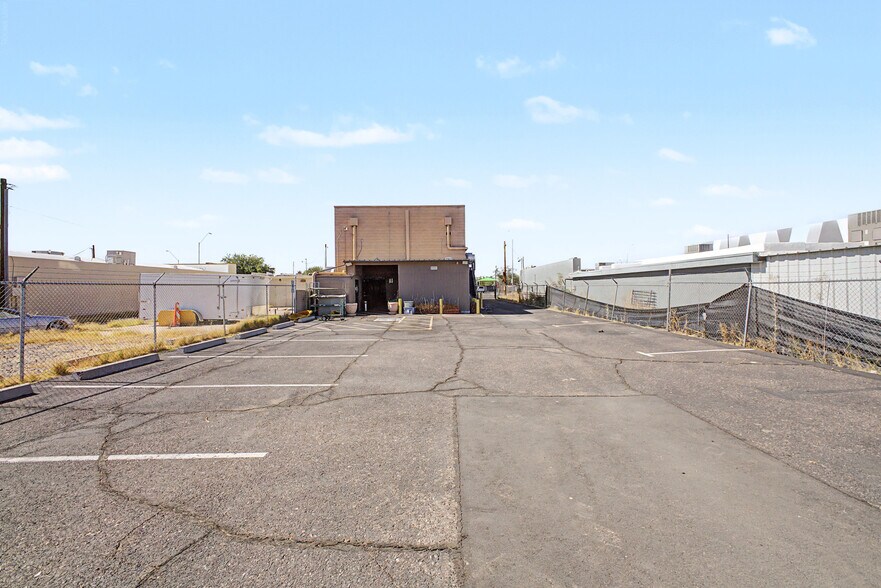 More Photos Of 2827 E Bell Rd, Phoenix Restaurant For Sale
