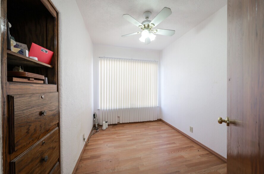 More Photos Of 931 26th St, Bakersfield Movie Radio TVStudio For Sale