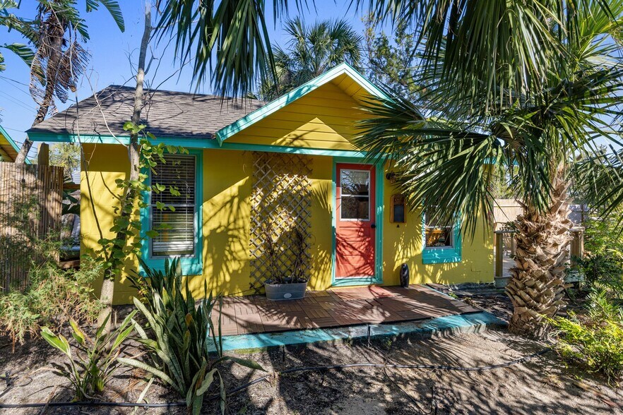 More Photos Of 12685 FL-24, Cedar Key Hotel For Sale