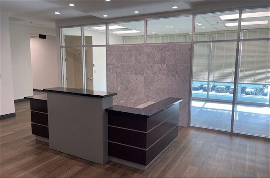 More Photos Of 7815 N Palm Ave, Fresno Office For Lease