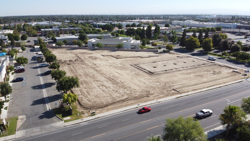 More Photos Of 8702 Harris Rd, Bakersfield Office For Lease