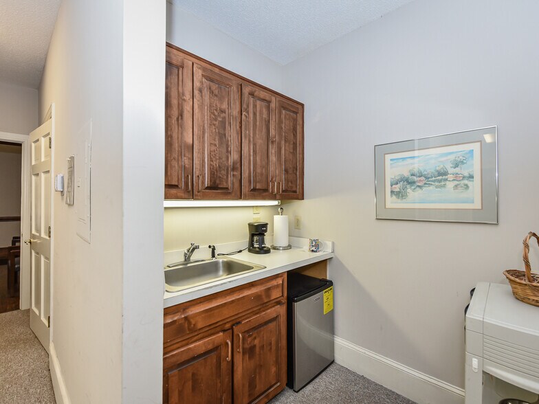 More Photos Of 5561 McNeely Dr, Raleigh Office For Lease