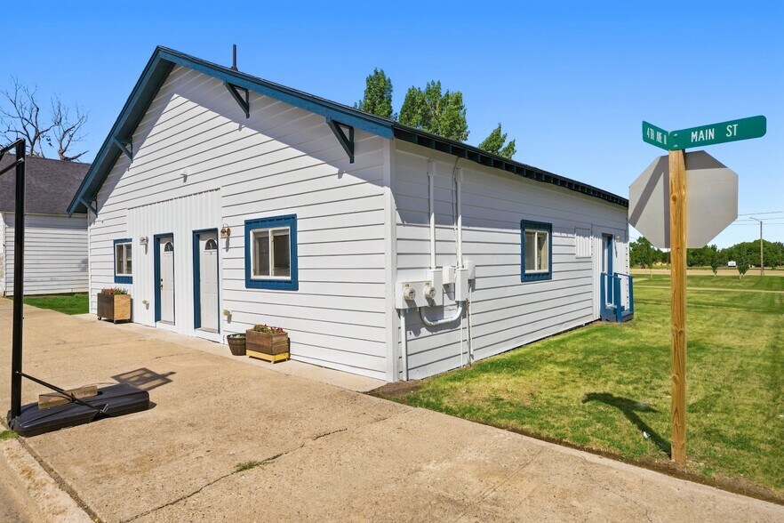 More Photos Of 316-318 Main St, Glenburn Apartments For Sale