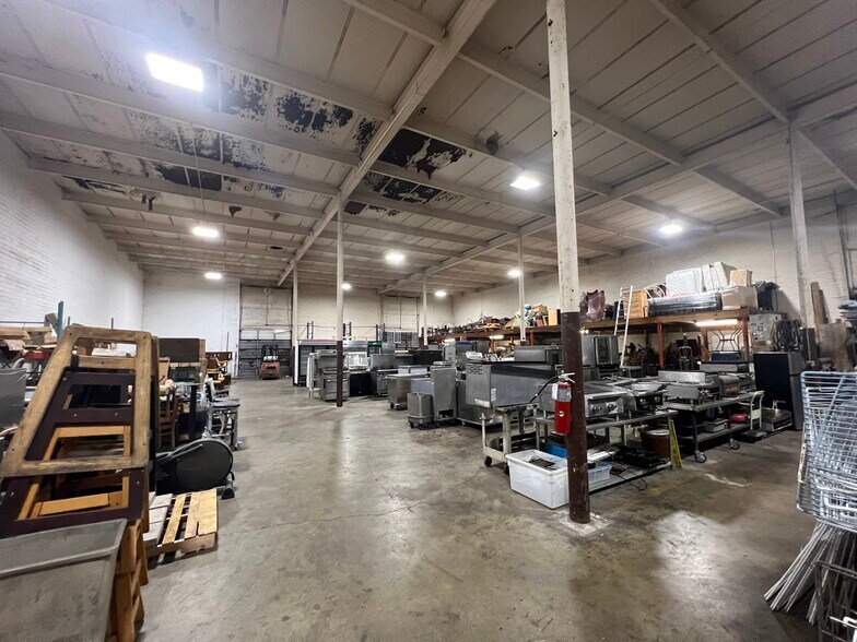 More Photos Of 2140 Dennis St, Jacksonville Distribution For Sale