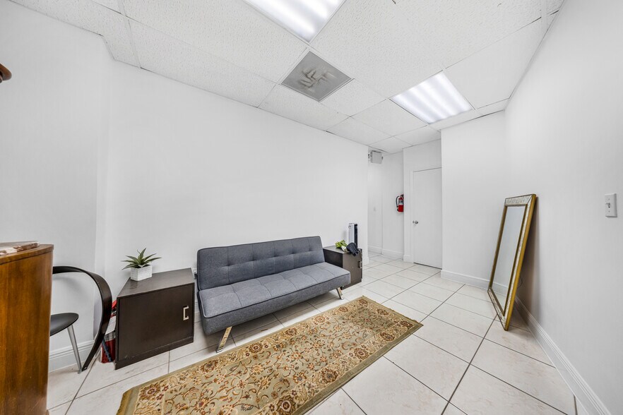More Photos Of 5401 Collins Ave, Miami Beach Apartments For Sale