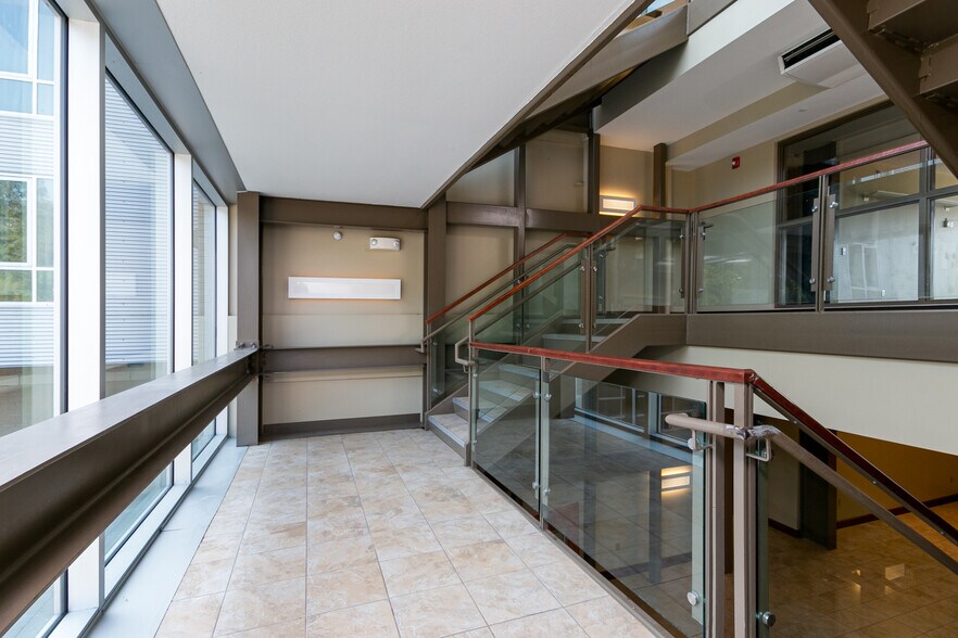 More Photos Of 1632 McCain Ln, Manhattan Sorority Fraternity House For Sale