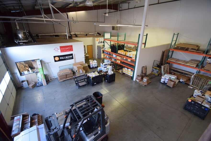 More Photos Of 615 SE Glenwood Dr, Bend Unknown For Lease