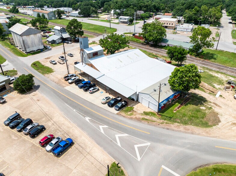 More Photos Of 2614 Washington St, Waller Freestanding For Lease