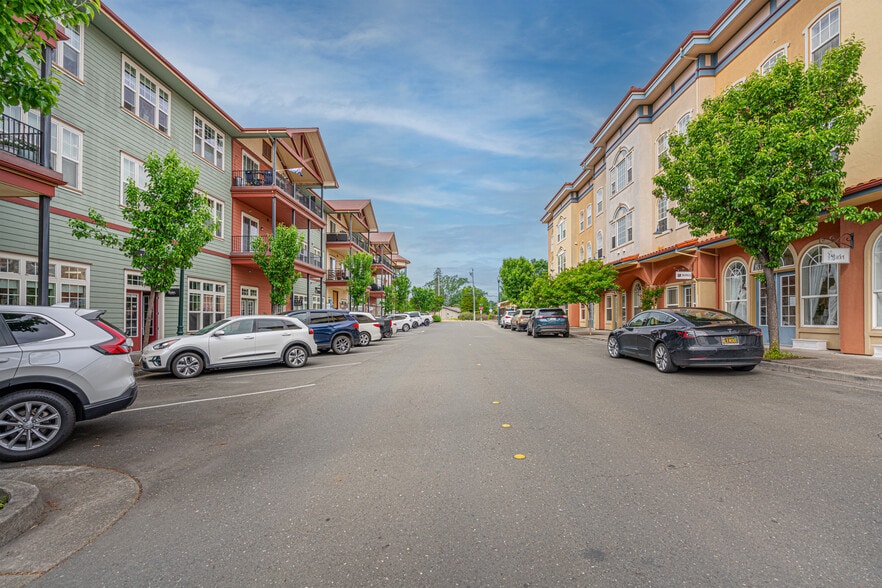 More Photos Of 148 Johnson St, Windsor General Retail For Sale