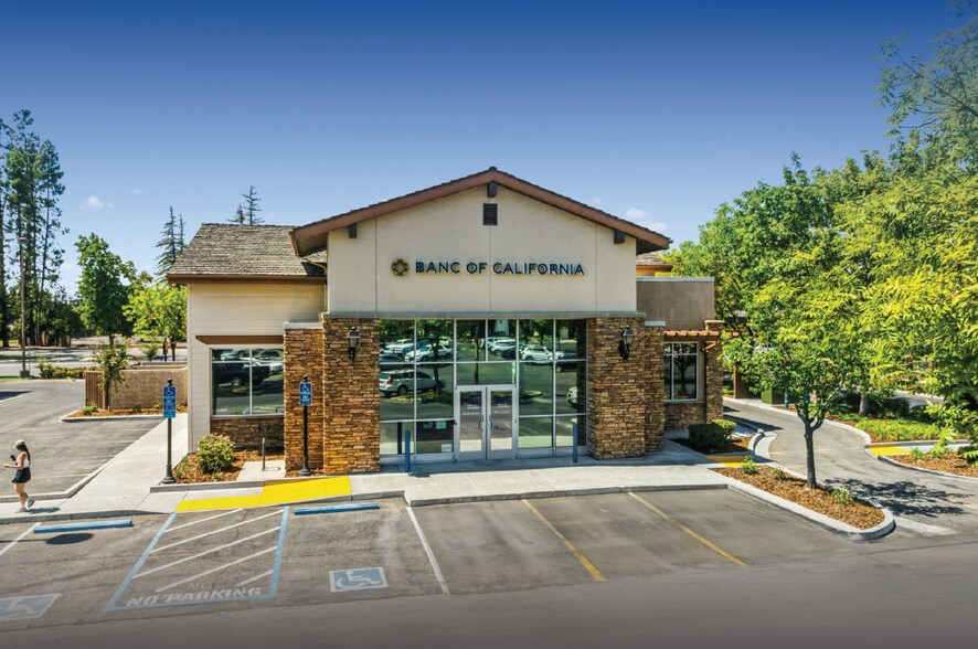 More Photos Of 5126 N Palm Ave, Fresno Bank For Sale