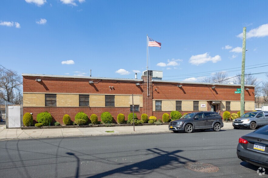 More Photos Of 97-35 133rd Ave, Ozone Park Warehouse For Lease