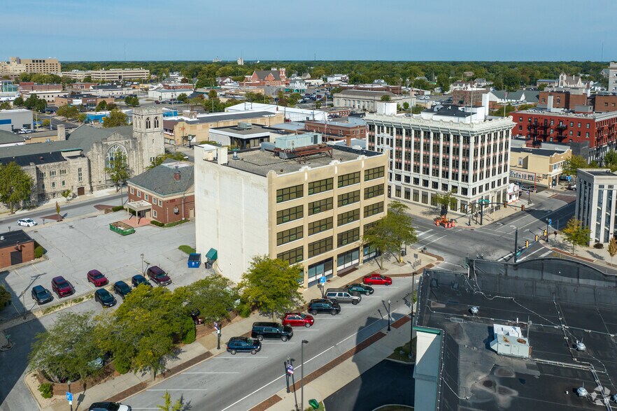 More Photos Of 205 W Market St, Lima Office For Sale