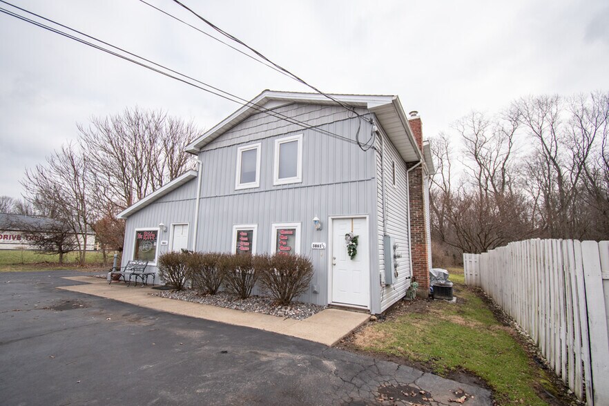 More Photos Of 3861 Main St, Mineral Ridge Office For Sale