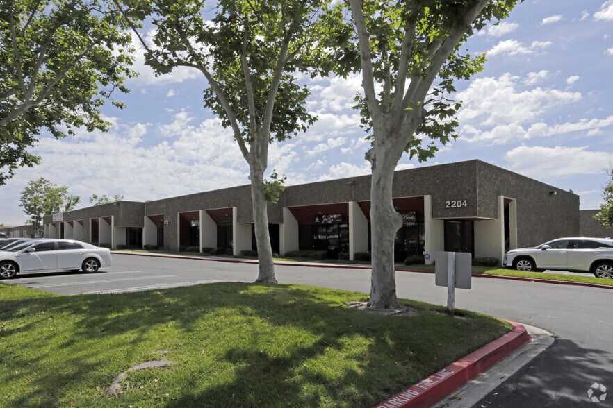 Primary Photo Of 2204-2230 S Fairview St, Santa Ana Light Distribution For Lease