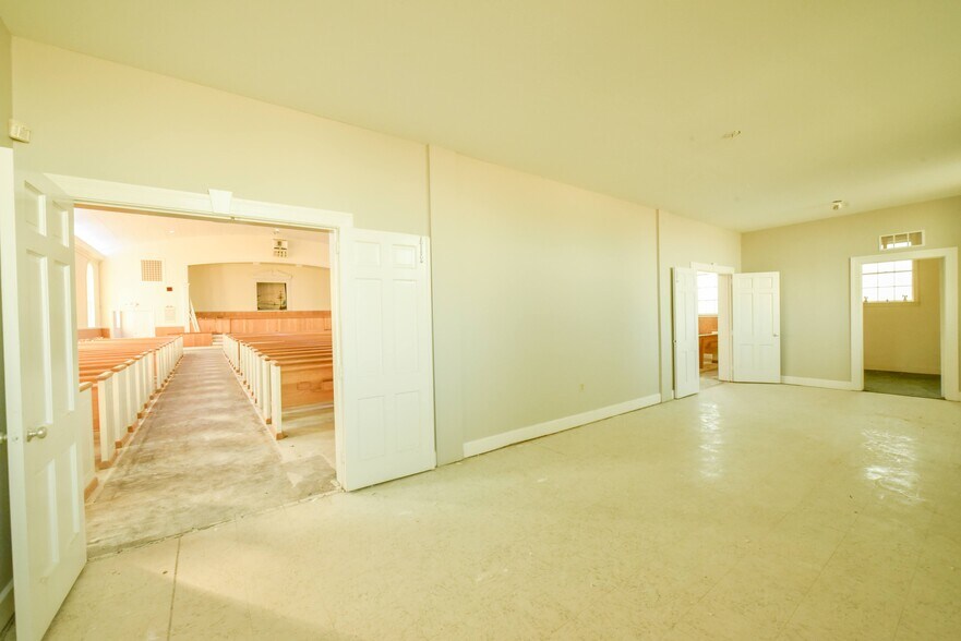 More Photos Of 3901 Raeford Rd, Fayetteville Religious Facility For Lease