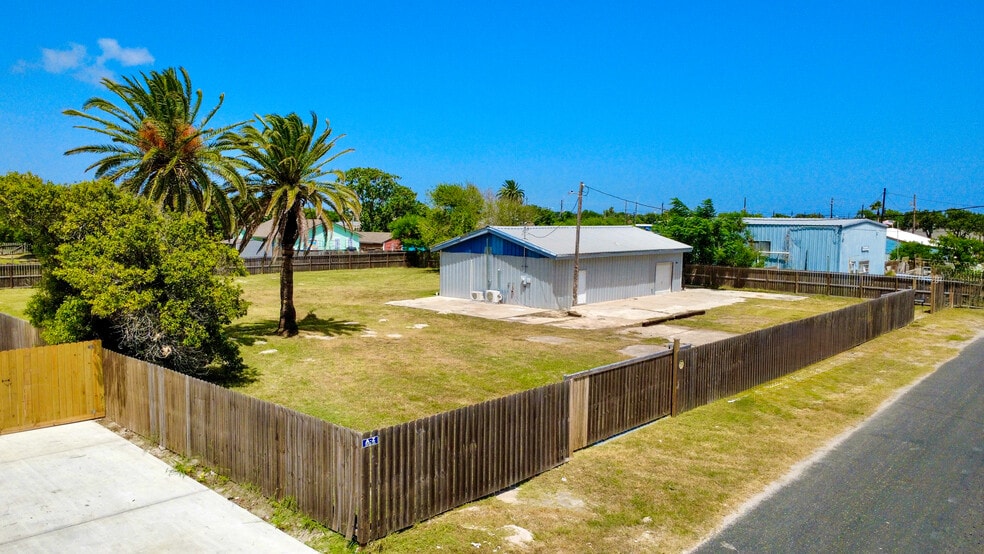 Primary Photo Of 630 Claride St, Corpus Christi Flex For Sale