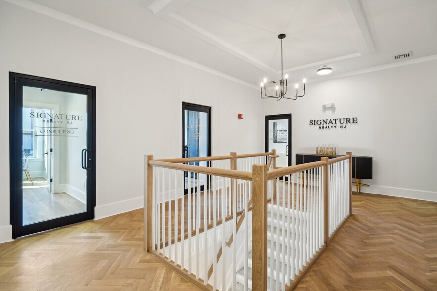 More Photos Of 2-4 Garber Sq, Ridgewood Restaurant For Sale