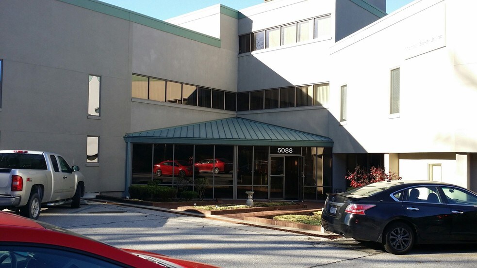 More Photos Of 5088 Washington St, Charleston Office For Lease