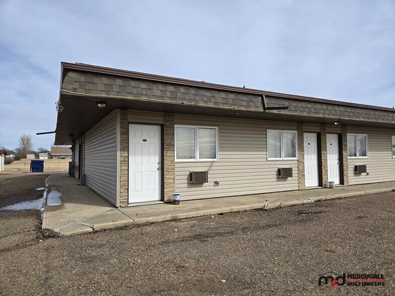 More Photos Of 775 W 5th Ave, Shaunavon Hotel For Sale