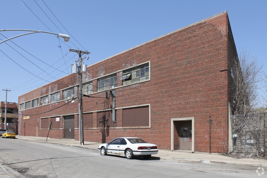 More Photos Of 1901-1949 N Springfield Ave, Chicago Warehouse For Lease