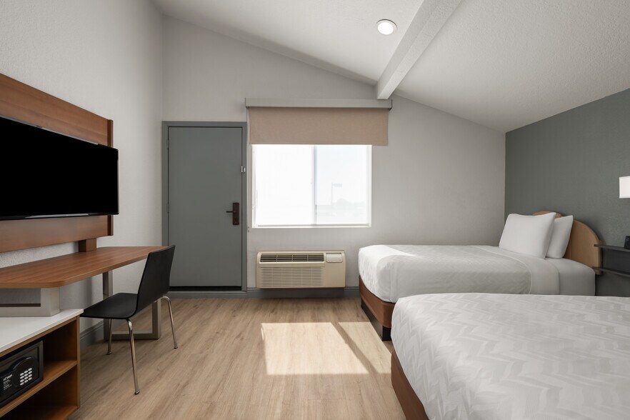 More Photos Of 888 S Main St, Fort Bragg Hotel For Sale