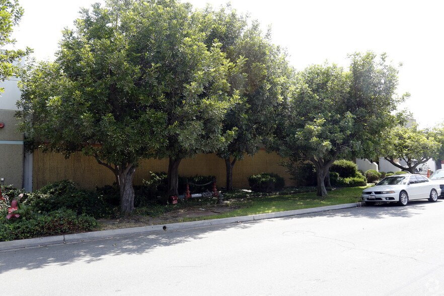 More Photos Of 508 Constitution Ave, Camarillo Manufacturing For Sale