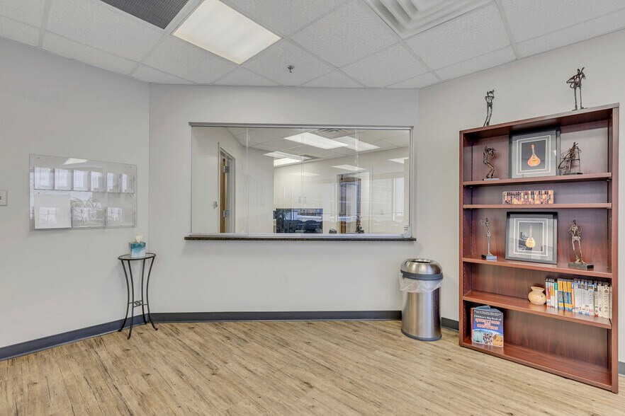 More Photos Of 2004 Hayes St, Nashville Medical For Lease