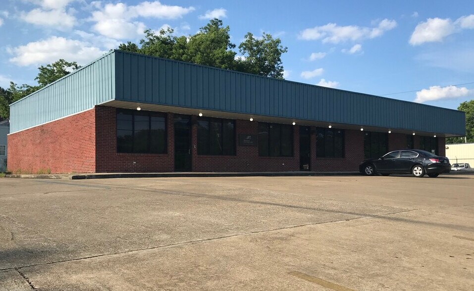 805 Highland Ave