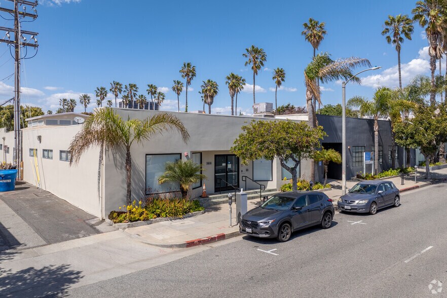 Primary Photo Of 1819-1823 Colorado Ave, Santa Monica Loft Creative Space For Lease