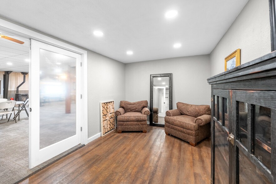 More Photos Of 17460 County Road 501, Bayfield Restaurant For Lease