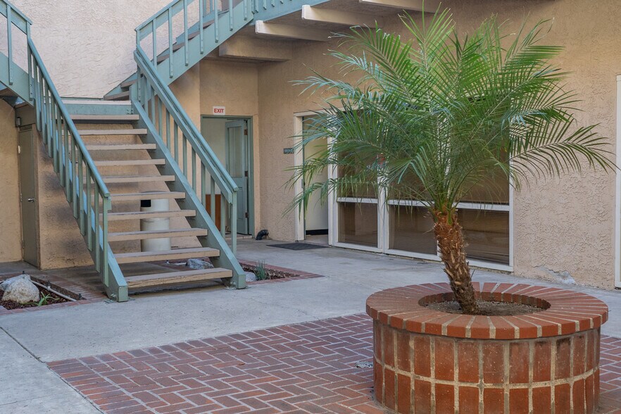 More Photos Of 7111 Garden Grove Blvd, Garden Grove Office For Lease