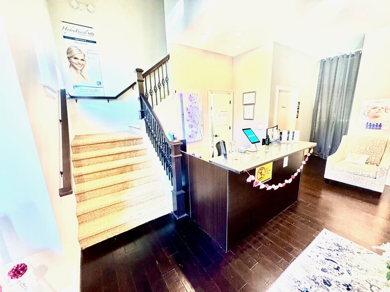 More Photos Of 919 W Gray St, Houston Office For Lease