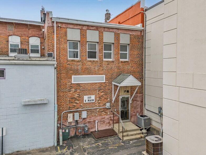 More Photos Of 223 E Main St, Reedsburg Storefront Retail Office For Sale