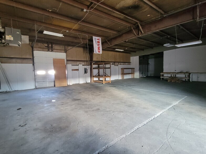 More Photos Of 660 California Way, Longview Warehouse For Sale