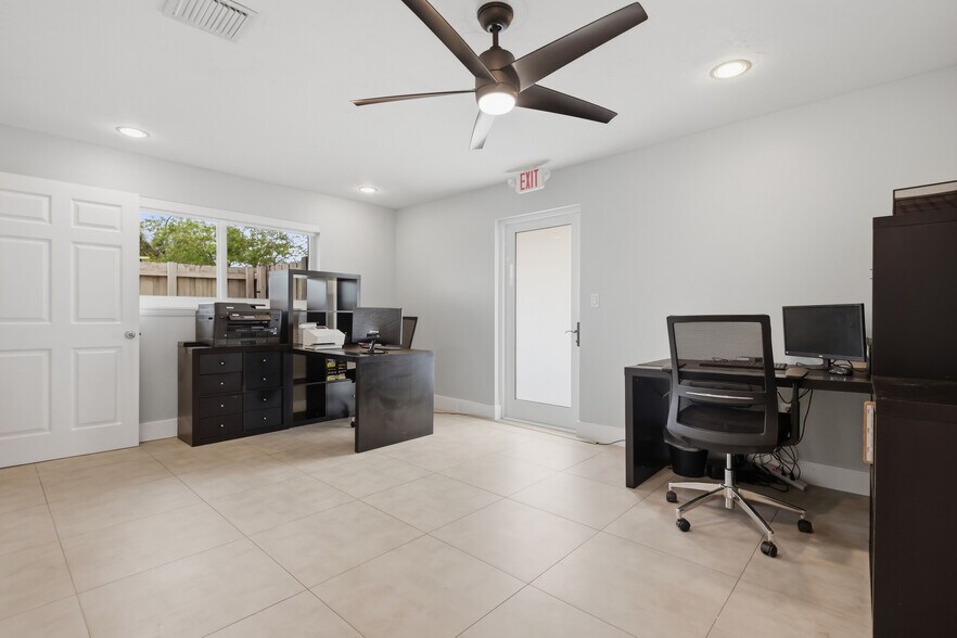 More Photos Of 940 State Road 7, Fort Lauderdale Office For Sale