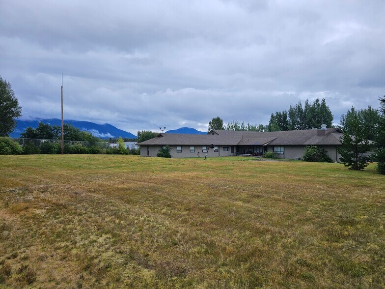 More Photos Of 3120 Braun St, Terrace Apartments For Lease